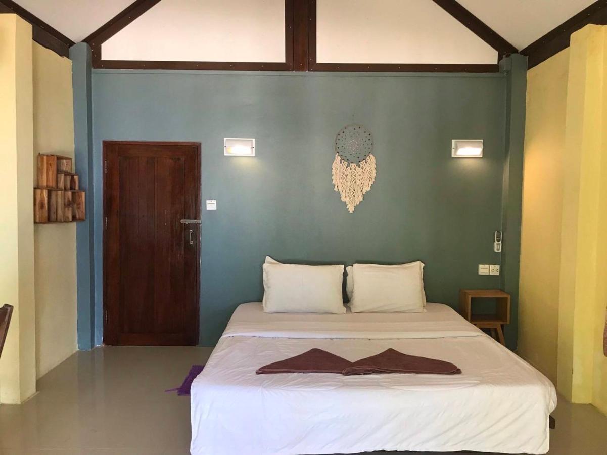 Chomjan Resort Koh Phayam Exterior photo