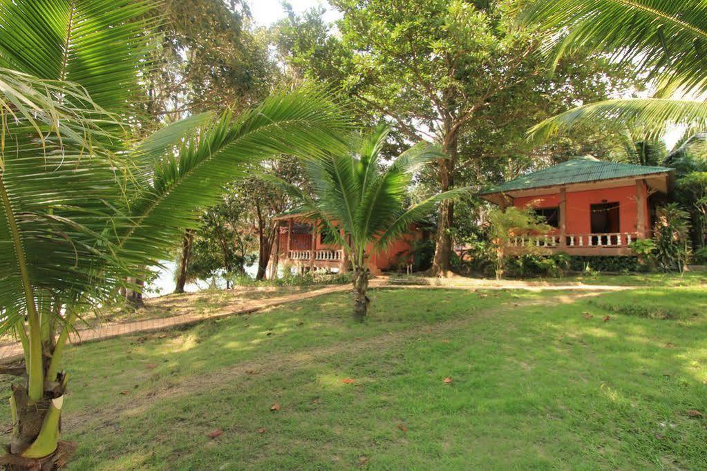 Chomjan Resort Koh Phayam Exterior photo