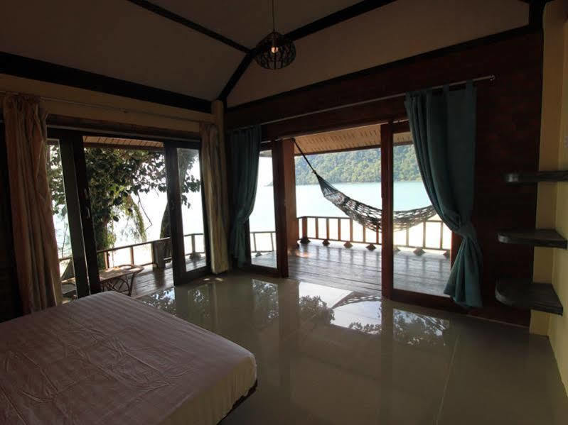 Chomjan Resort Koh Phayam Exterior photo