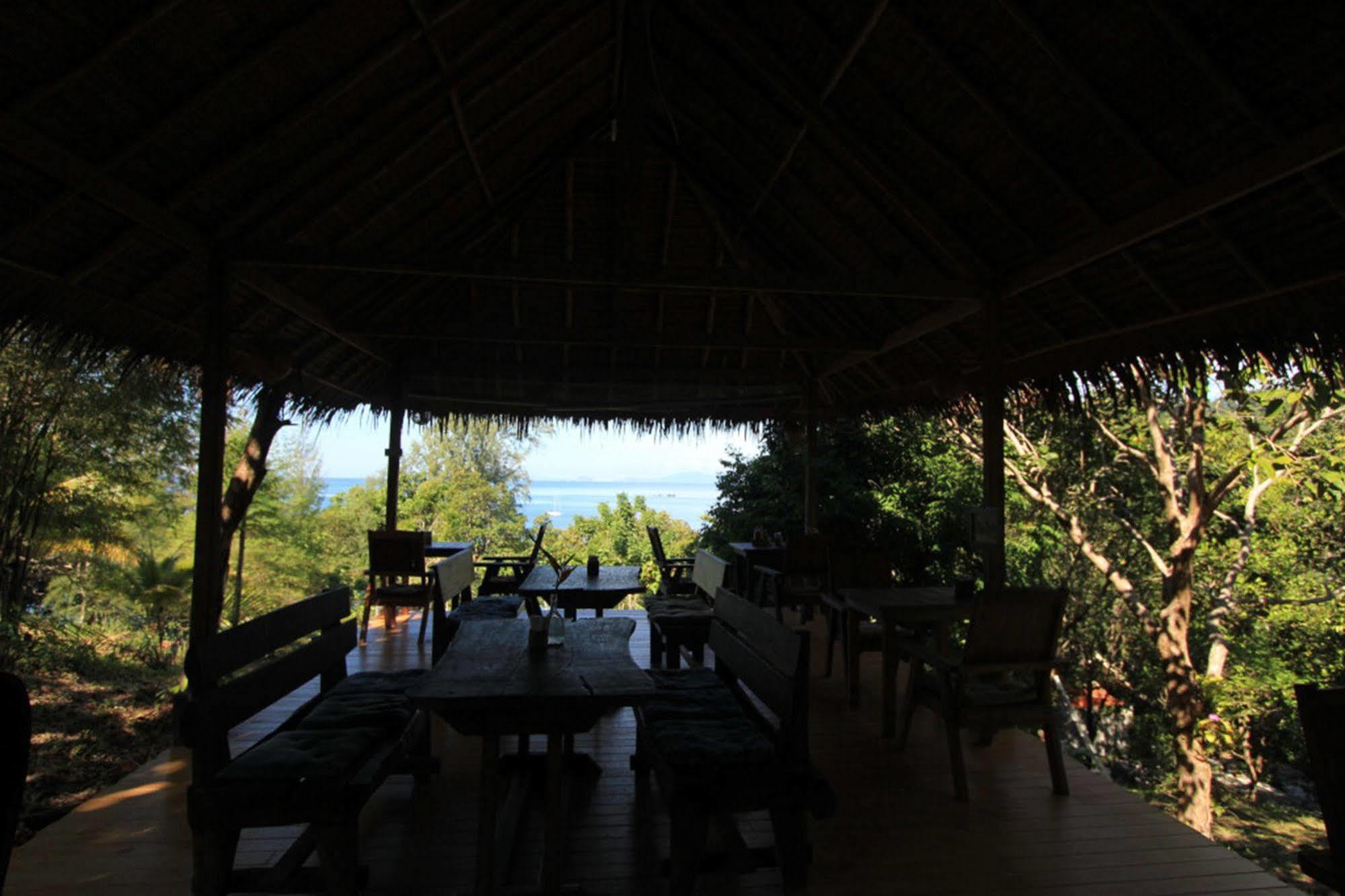 Chomjan Resort Koh Phayam Exterior photo