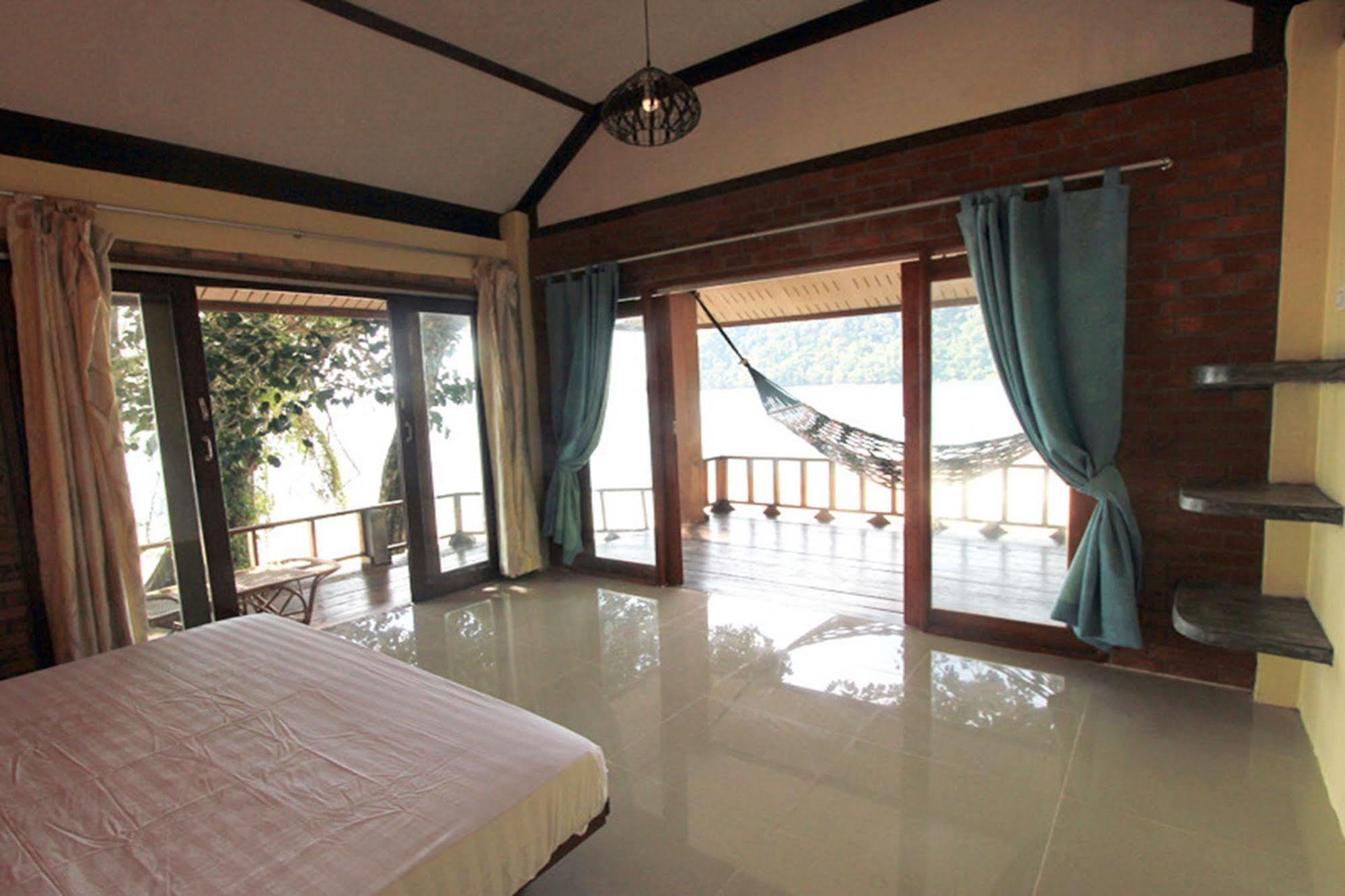 Chomjan Resort Koh Phayam Exterior photo