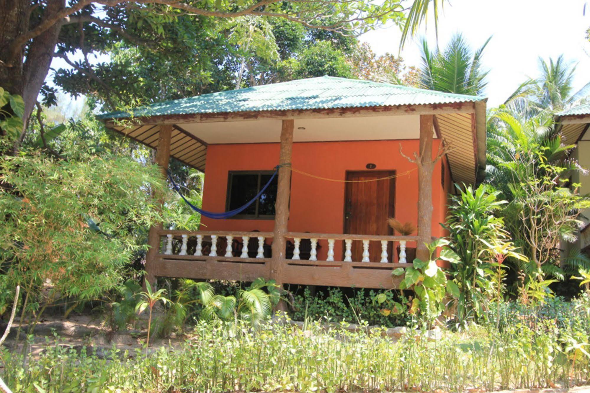 Chomjan Resort Koh Phayam Exterior photo
