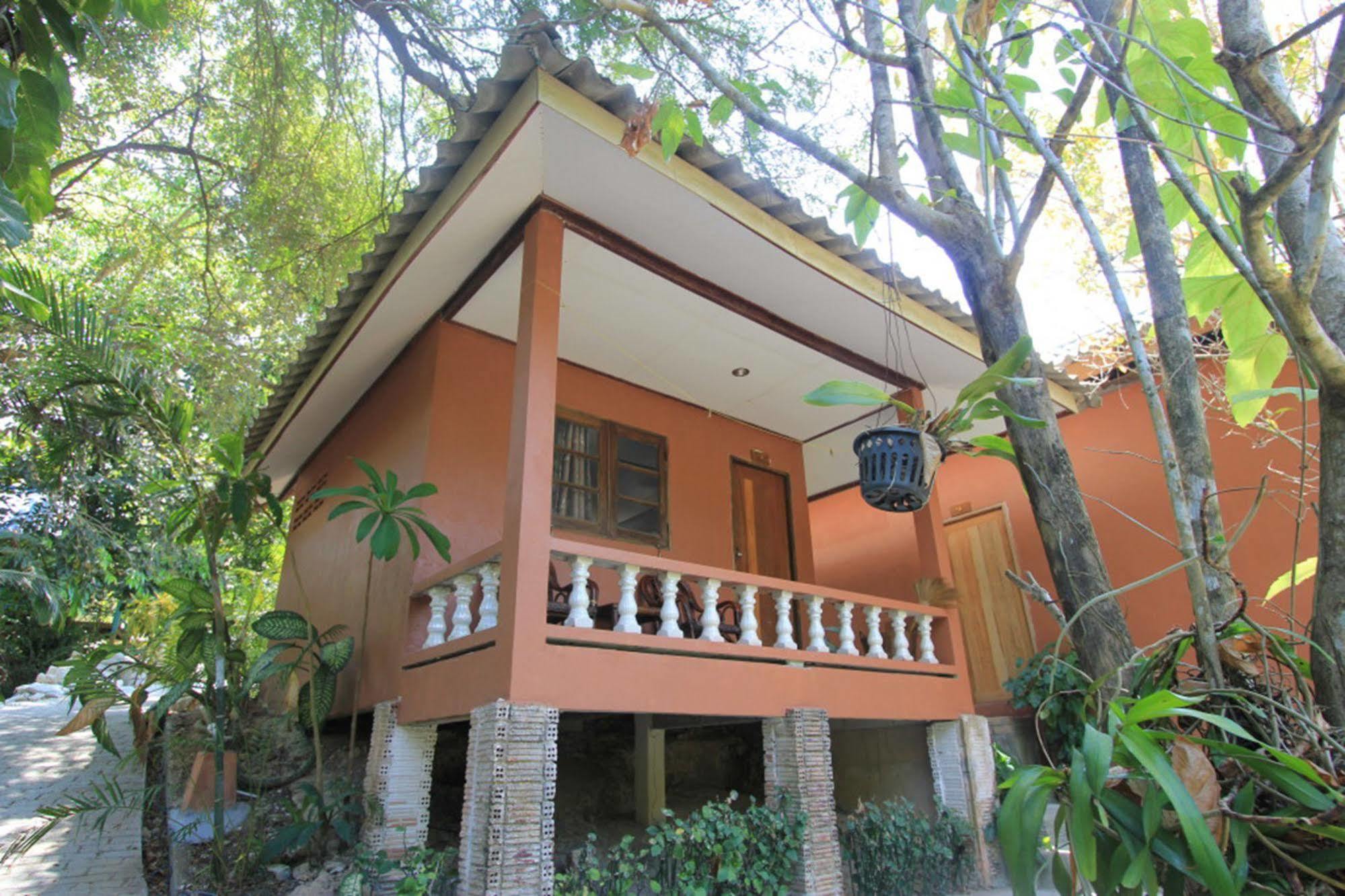 Chomjan Resort Koh Phayam Exterior photo